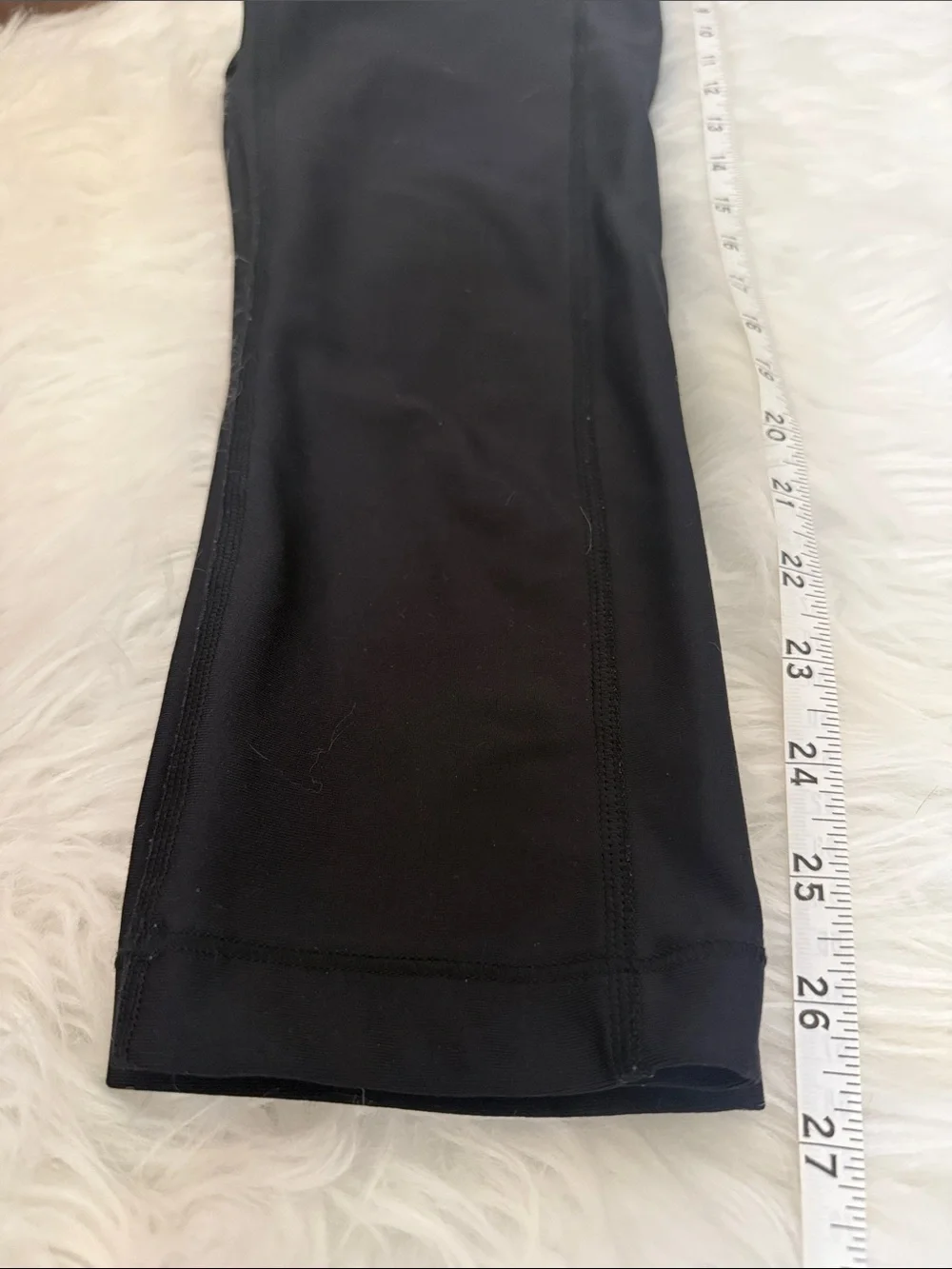 Under Armour Black Capri Leggings | Women’s Size Small | Cropped - Picture 8 of 8